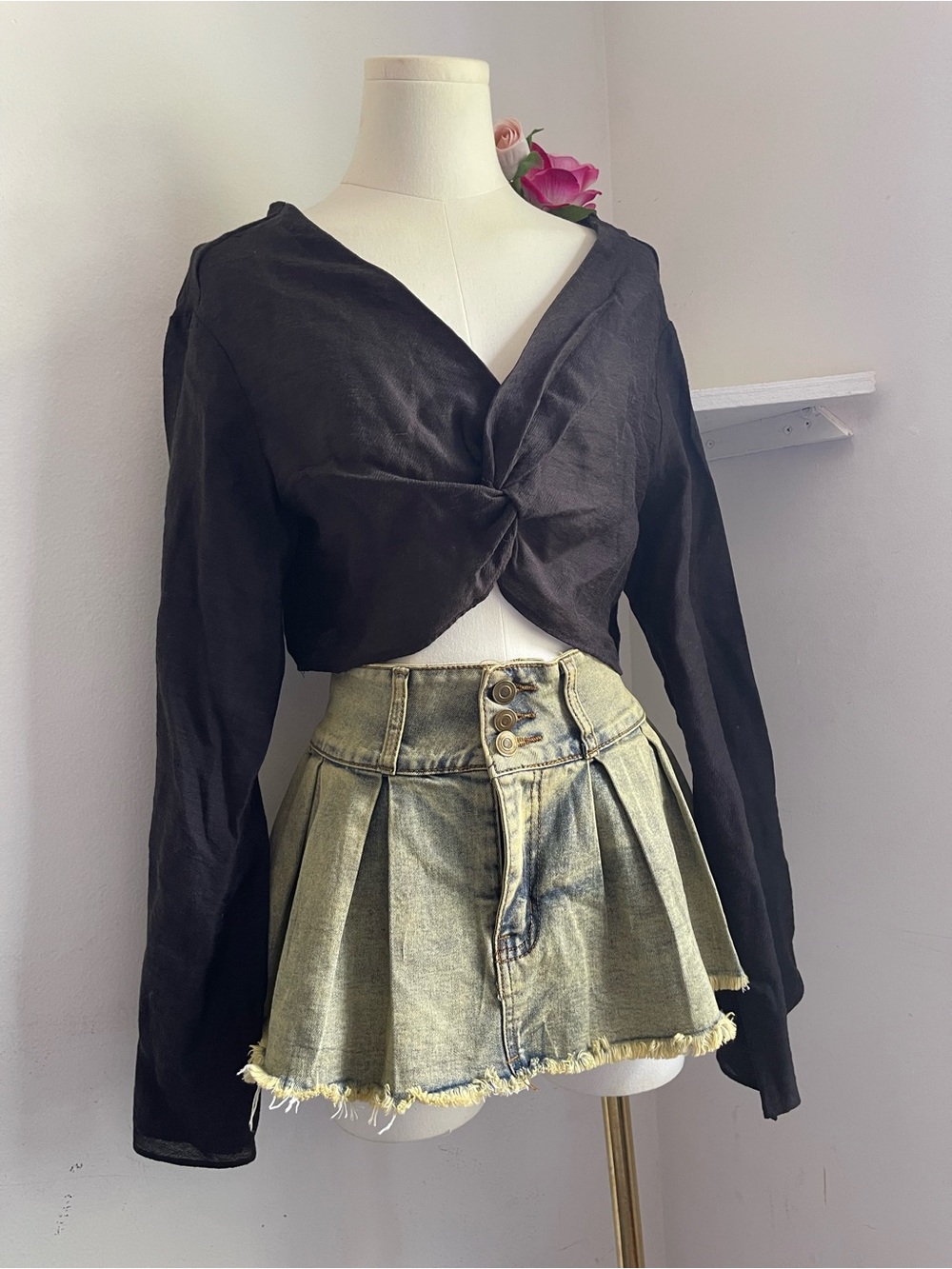Reformation Black V-Neck Long Sleeve Crop Top